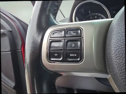 Used 2012 Jeep Grand Cherokee Laredo AWD/4WD image 25