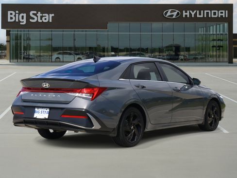 Used 2026 Hyundai Elantra SEL Sport Premium FWD image 4