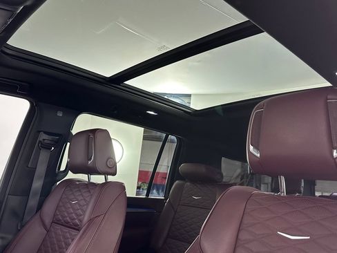 Used 2025 Cadillac Escalade ESV Sport AWD/4WD image 26