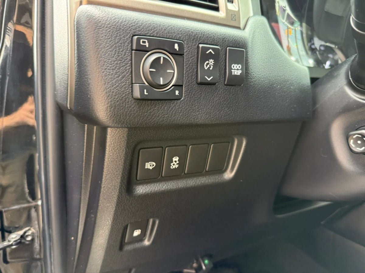 Used 2014 Lexus GX 460 w/ Premium Package AWD/4WD image 39