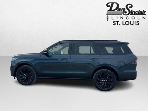 New 2025 Lincoln Navigator Reserve w/ Jet Appearance Package image 8