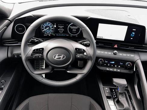 New 2026 Hyundai Elantra SEL FWD image 17