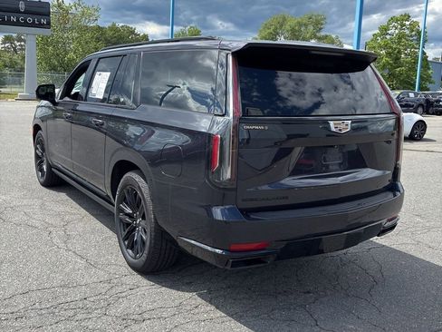 Used 2022 Cadillac Escalade ESV Sport Platinum AWD/4WD image 4