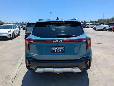 Certified 2025 Kia Seltos EX FWD image 7
