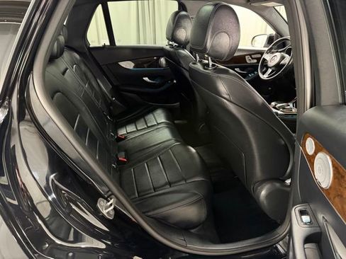 Used 2017 Mercedes-Benz GLC 300 4MATIC image 8