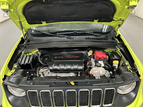 Used 2019 Jeep Renegade Sport w/ Sport Appearance Group AWD/4WD image 23