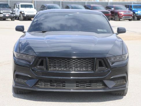 Used 2025 Ford Mustang Coupe image 2