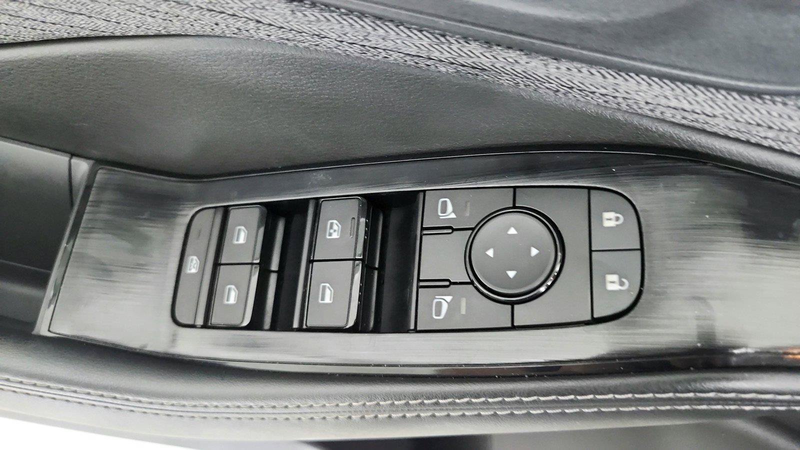 Certified 2023 Nissan Rogue SV FWD image 17
