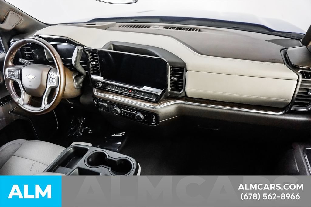 Used 2025 Chevrolet Silverado 1500 LT RWD image 21