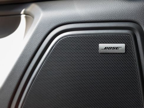 Certified 2025 Porsche Macan image 20