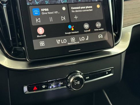 New 2026 Volvo XC90 T8 Plus w/ Protection Package Premier image 21