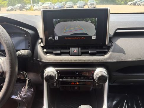 Certified 2025 Toyota RAV4 LE AWD/4WD image 31