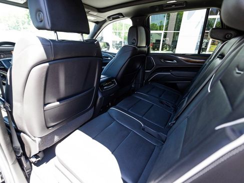 Used 2024 Cadillac Escalade Premium Luxury AWD/4WD image 27