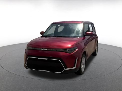 Used 2025 Kia Soul LX w/ LX Technology Package FWD image 12