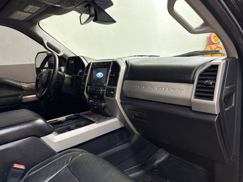 Used 2019 Ford F250 Lariat w/ Lariat Ultimate Package image 59