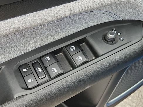 Certified 2024 Jeep Compass Sport image 16