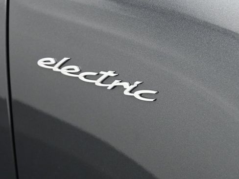 Used 2026 Porsche Macan Electric RWD image 28