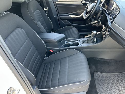 Used 2022 Volkswagen Jetta Sport FWD image 9