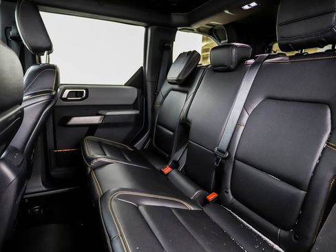 Used 2021 Ford Bronco Badlands image 20