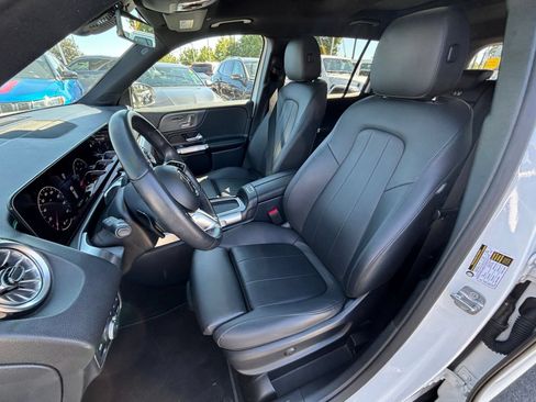 Used 2025 Mercedes-Benz GLB 250 image 38