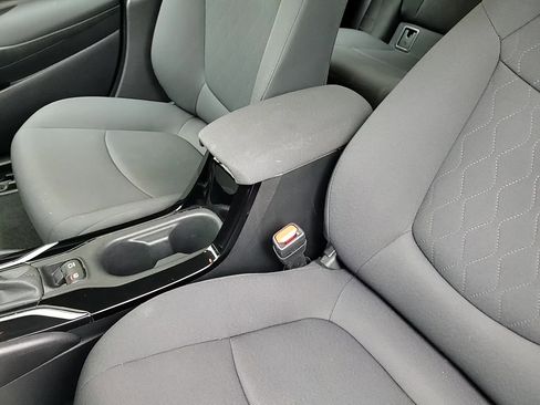 Used 2020 Toyota Corolla LE image 21