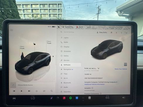 Used 2025 Tesla Model Y Long Range image 15