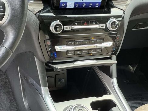 Certified 2023 Ford Explorer Limited w/ Limited Technology Package AWD/4WD image 23