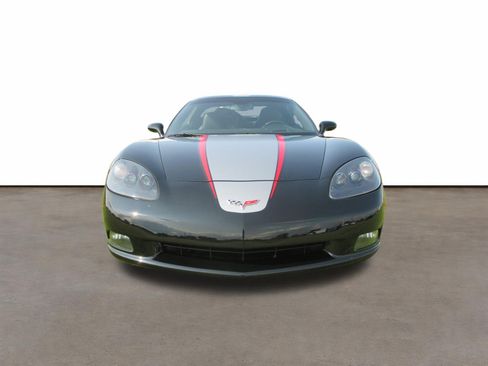Used 2006 Chevrolet Corvette Coupe w/ Preferred Equipment Group RWD image 8