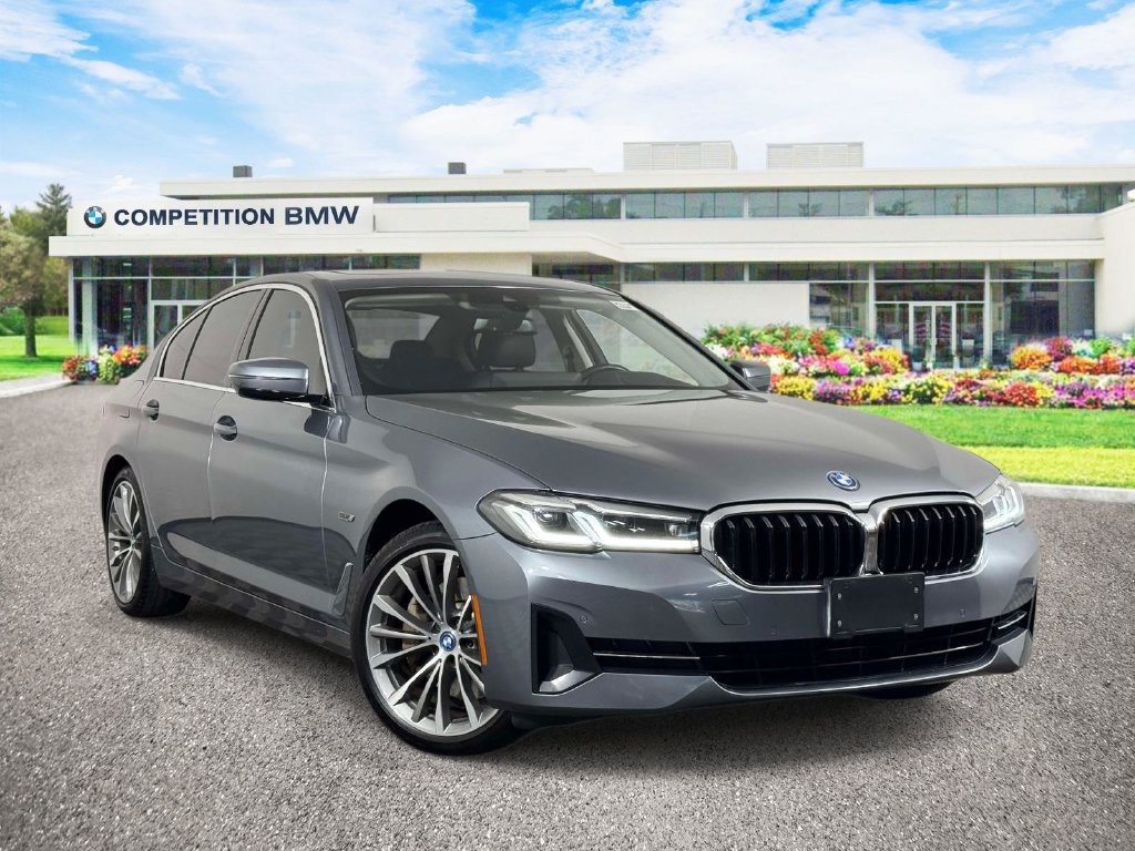 Used 2022 BMW 530e xDrive w/ Premium Package AWD/4WD image 1