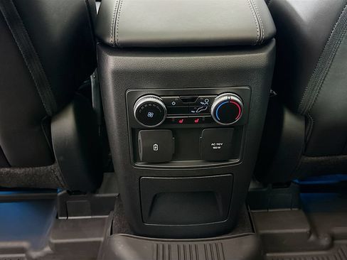 Used 2023 Ford Explorer Platinum w/ Technology Package AWD/4WD image 27