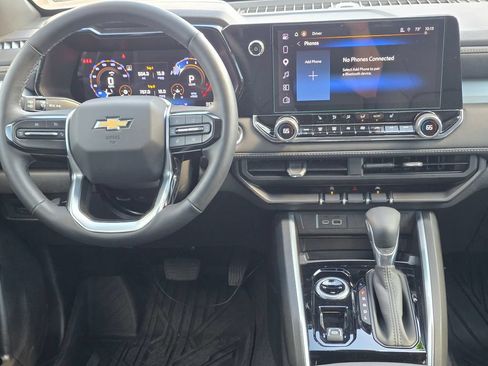 Used 2025 Chevrolet Colorado LT w/ LT Convenience Package AWD/4WD image 11