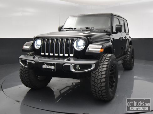 Used 2018 Jeep Wrangler Unlimited Sahara AWD/4WD image 48