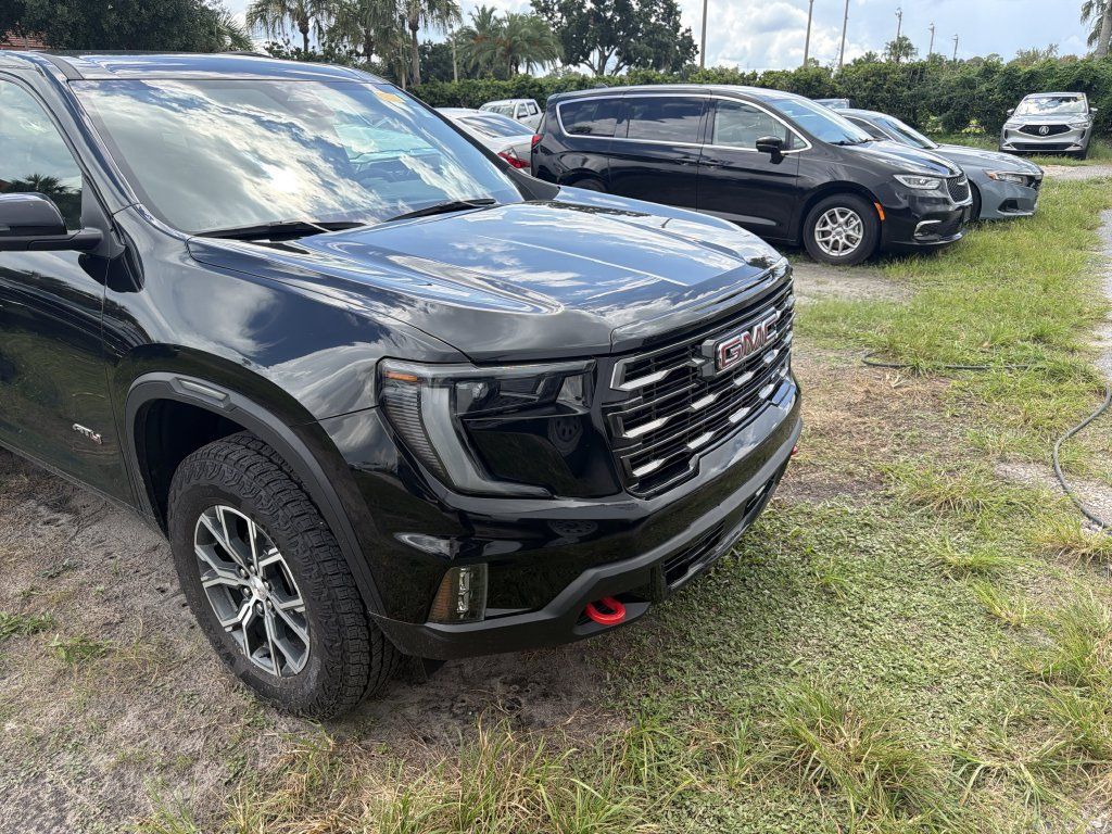 Used 2025 GMC Acadia AT4 AWD/4WD image 3