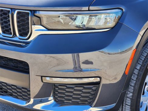 Used 2023 Jeep Grand Cherokee L Limited image 9