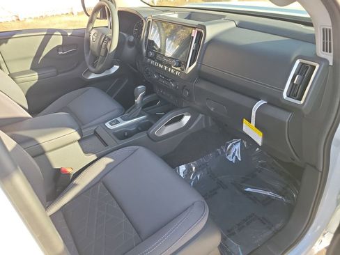 New 2026 Nissan Frontier SV w/ All-Weather Content Package image 11