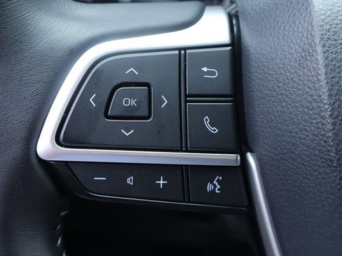 Certified 2025 Toyota Highlander XLE AWD/4WD image 20