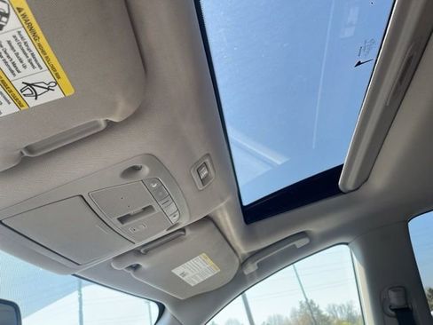 Used 2017 Nissan Pathfinder Platinum w/ Family Entertainment Package image 27