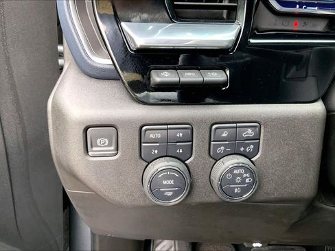 Certified 2025 Chevrolet Silverado 1500 High Country w/ Technology Package image 30