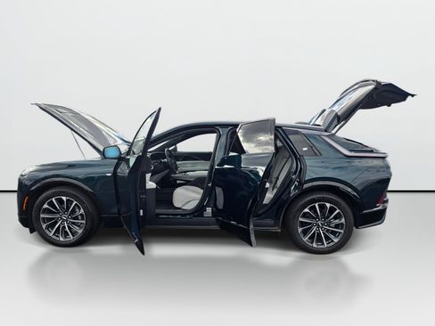 Used 2024 Cadillac Lyriq Sport AWD/4WD image 10