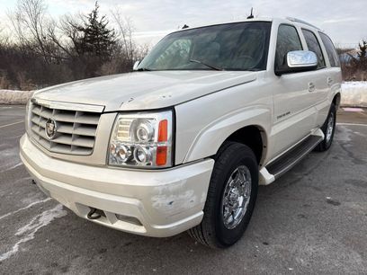 Used 2003 Cadillac Escalade AWD w/ Marketing Vehicle Package