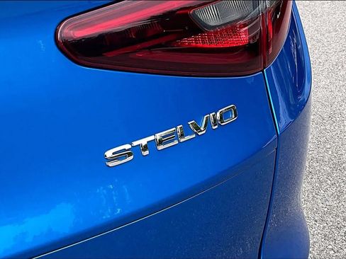 Used 2023 Alfa Romeo Stelvio Veloce AWD/4WD image 63
