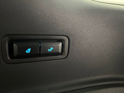 Used 2025 Ford Expedition Tremor AWD/4WD image 39