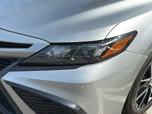 Used 2021 Toyota Camry SE w/ Cold Weather Package AWD/4WD image 8