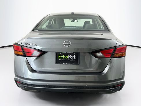 Used 2025 Nissan Altima 2.5 SV FWD image 7