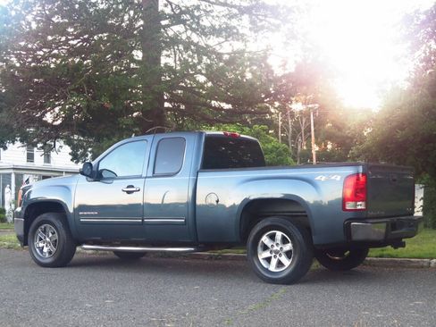 Used 2009 GMC Sierra 1500 SLE w/ Power Pack Plus AWD/4WD image 3
