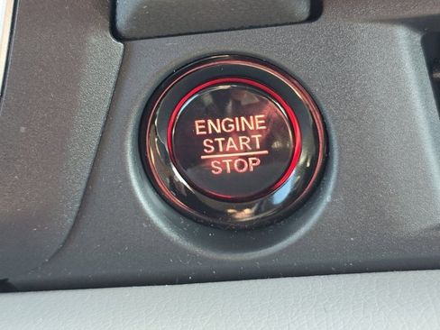 Used 2024 Honda Pilot Elite image 17