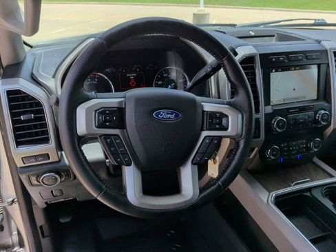Used 2019 Ford F250 Lariat w/ Lariat Value Package AWD/4WD image 17