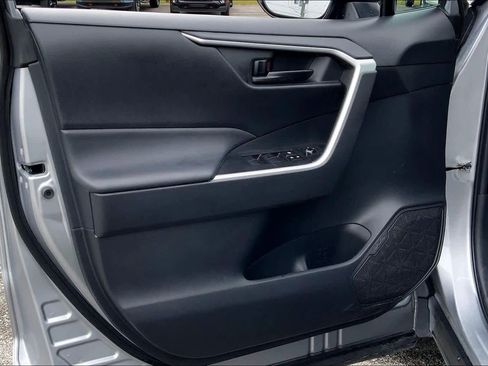 Used 2023 Toyota RAV4 LE image 21