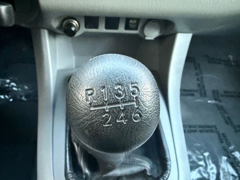 Used 2010 Toyota Tacoma 4x4 Access Cab V6 image 2