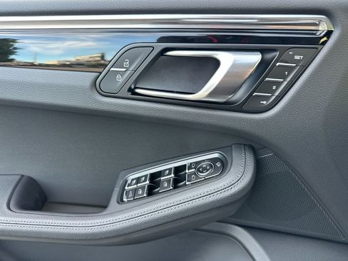 New 2026 Porsche Macan image 12